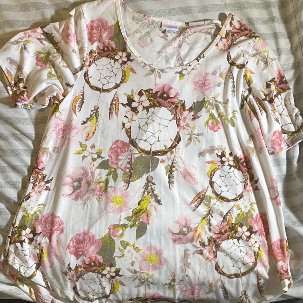 LulaRoe Dreamcatcher Shirt